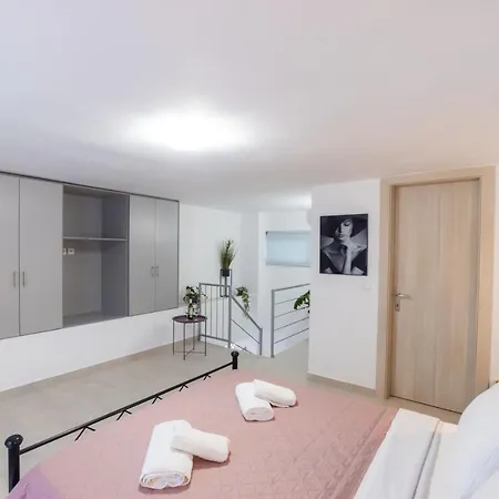 Magdalenia's Cozy Lejlighed *